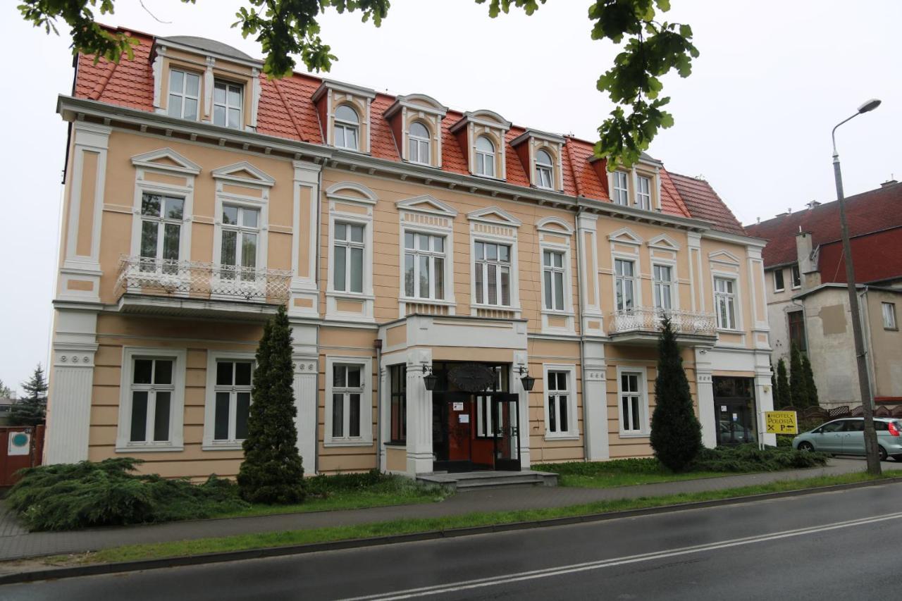Polonia Hotel *